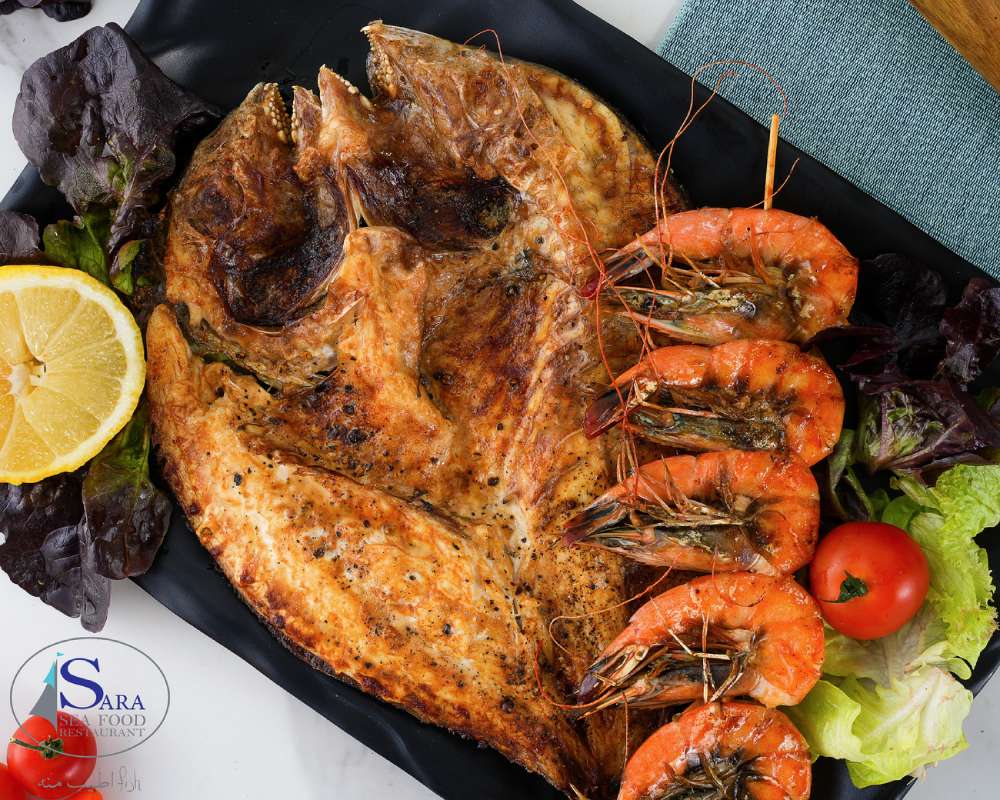 طبق مأكولات بحرية مشوية مشكل