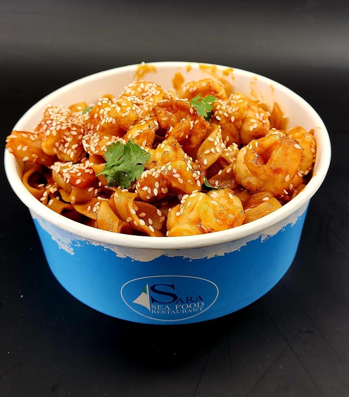 علبة جمبري صيني مع معكرونة